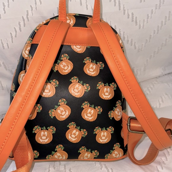 EUC Loungefly Disney Mickey-O-Lantern Mini Backpack Glow In Dark Faux Leather - Picture 5 of 8